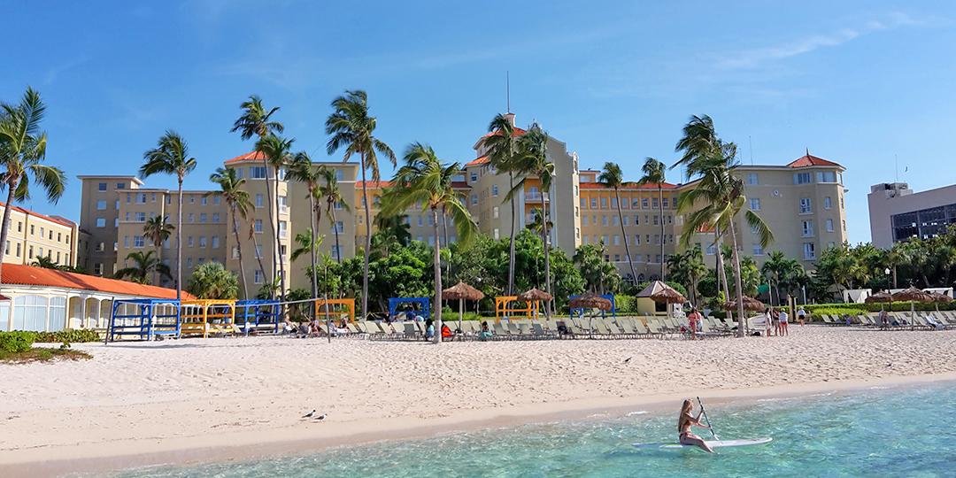 James Bond im Hilton Nassau, Bahamas